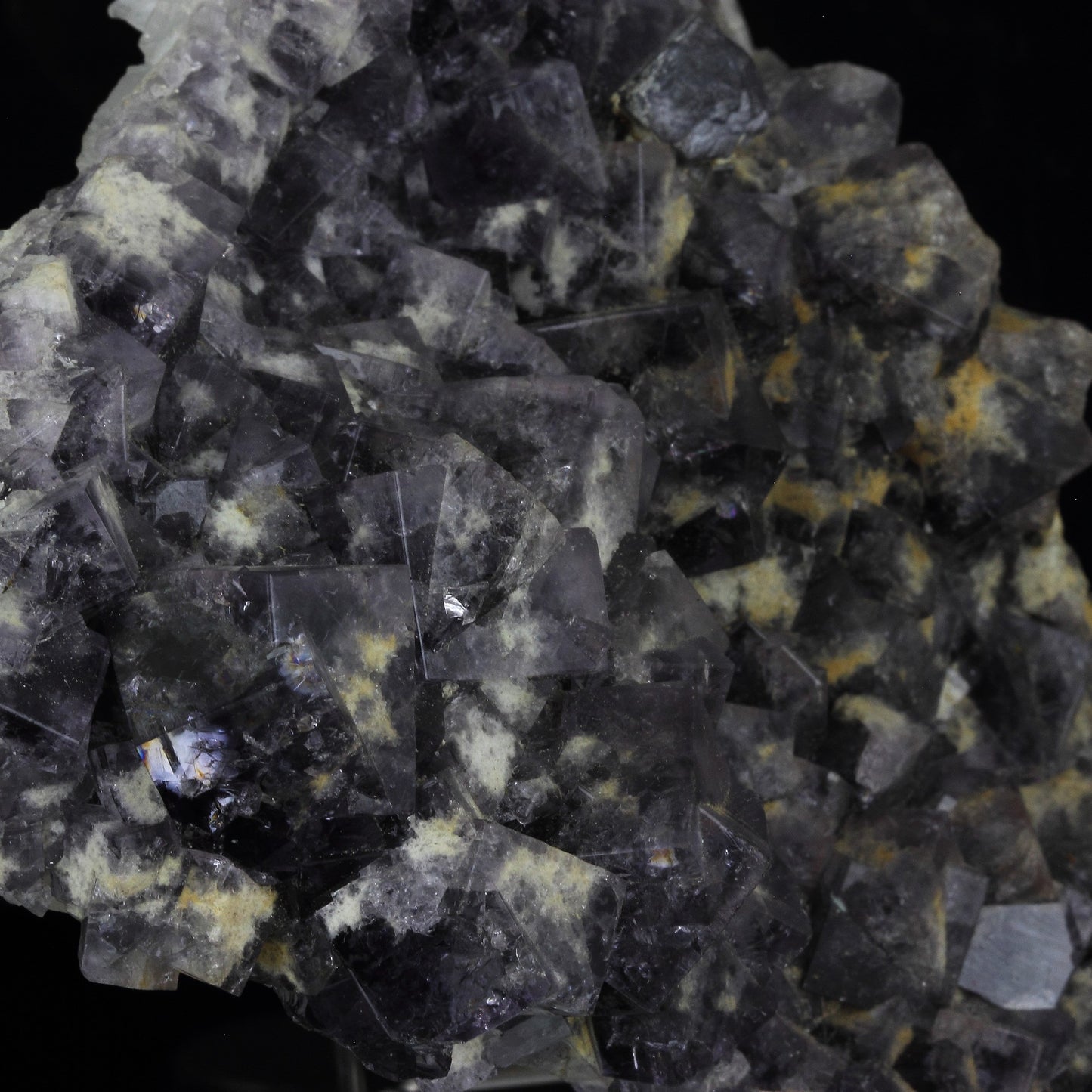 Fluorite + Galène. 3580.0 carats. Weardale, Durham, UK