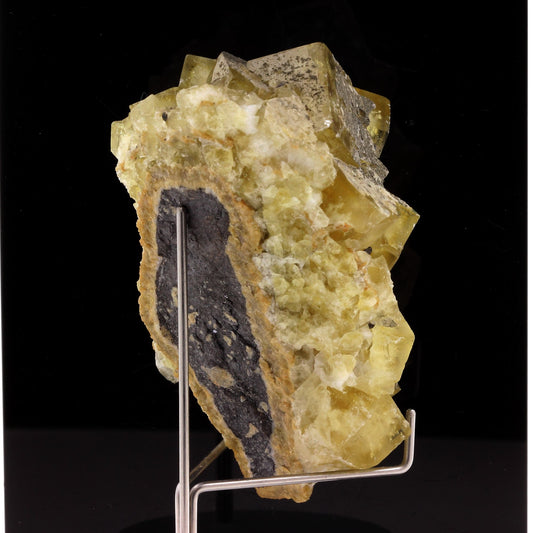 Fluorite. 1094.0 carats. Peyrebrune mine, Tarn, France