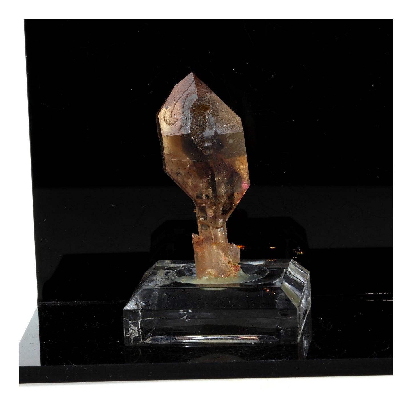 Quartz sceptre fumé Améthyste. 155.0 carats. Madagascar