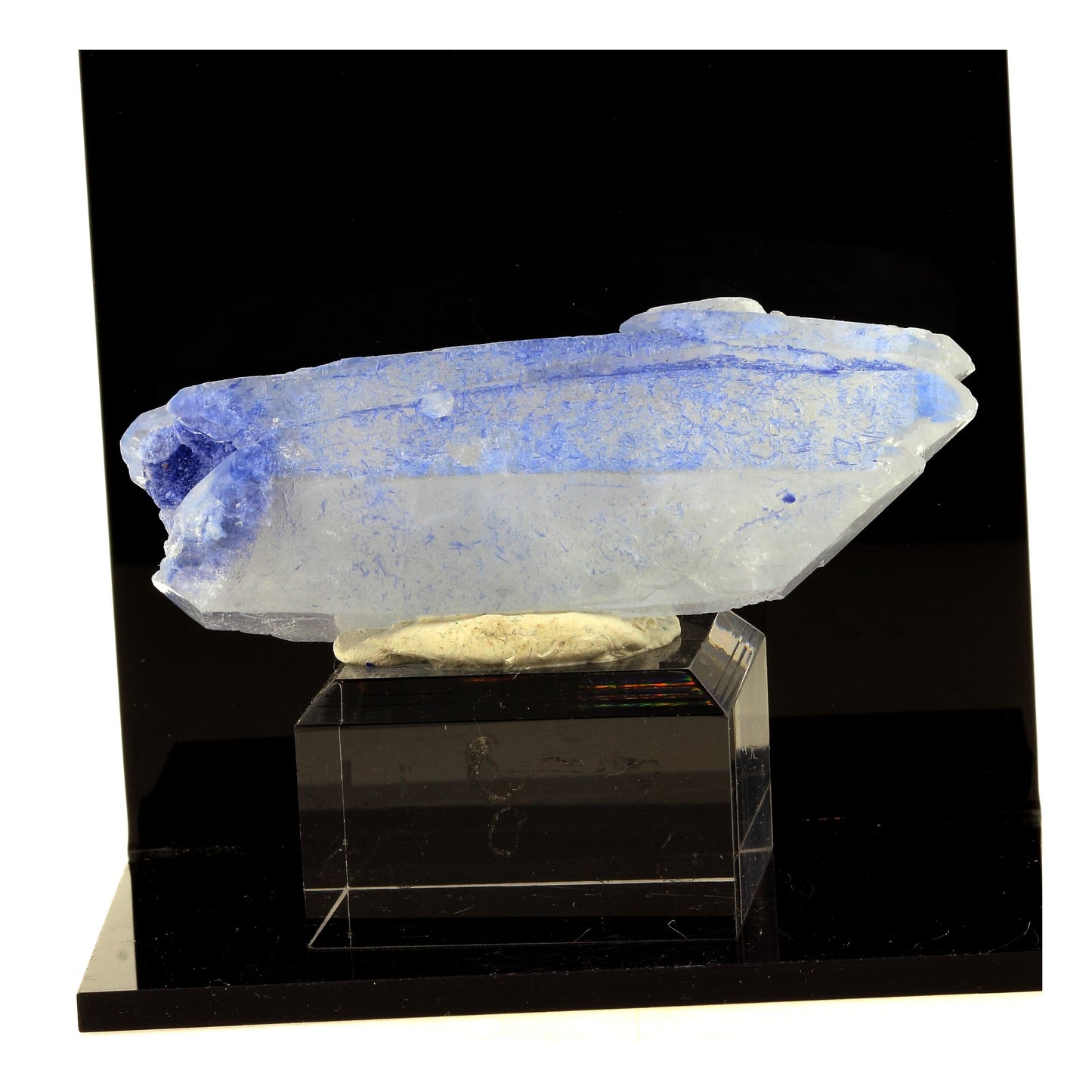 Quartz + Dumortierite, 664.0 carats, Bahia, Brésil