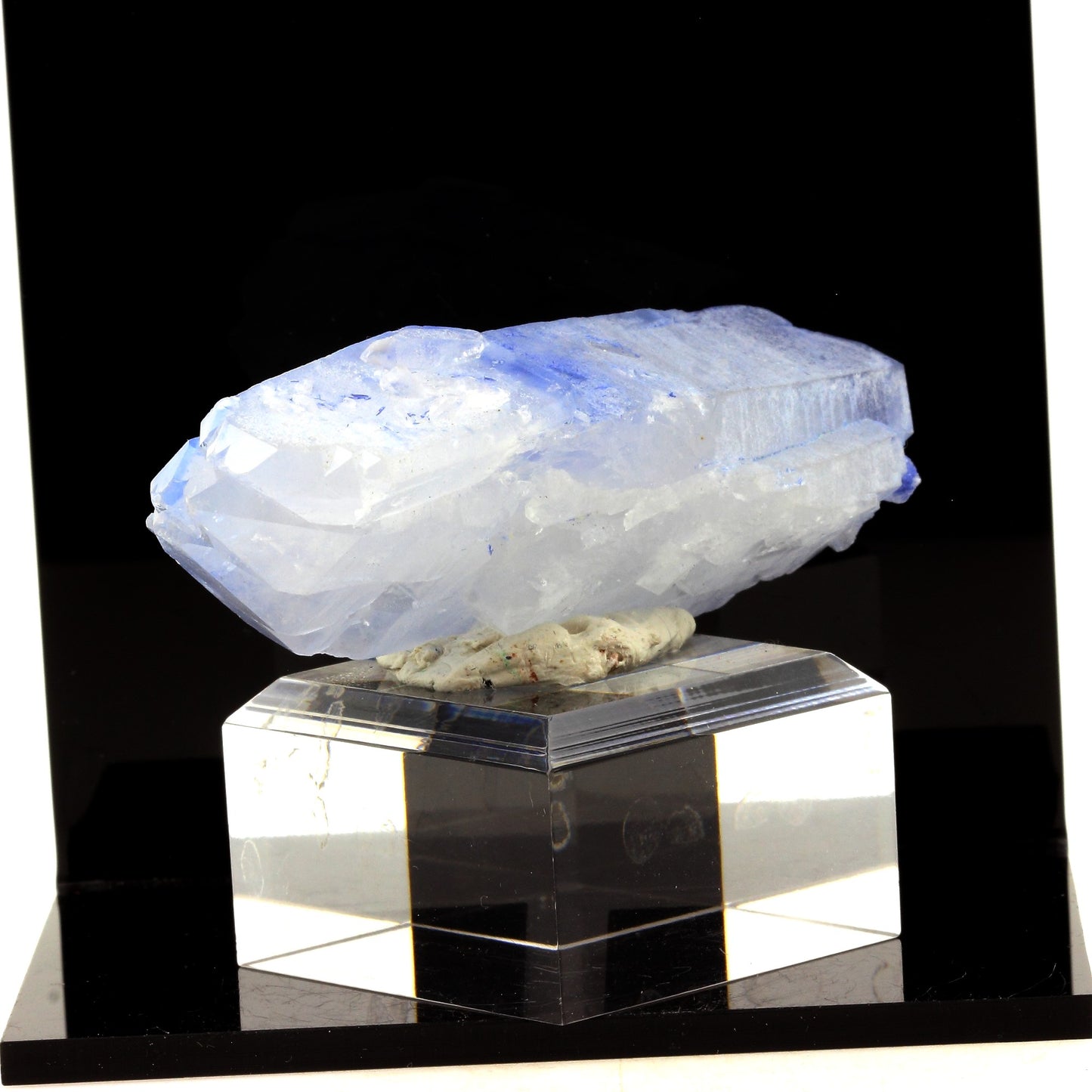Quartz + Dumortierite, 664.0 carats, Bahia, Brésil