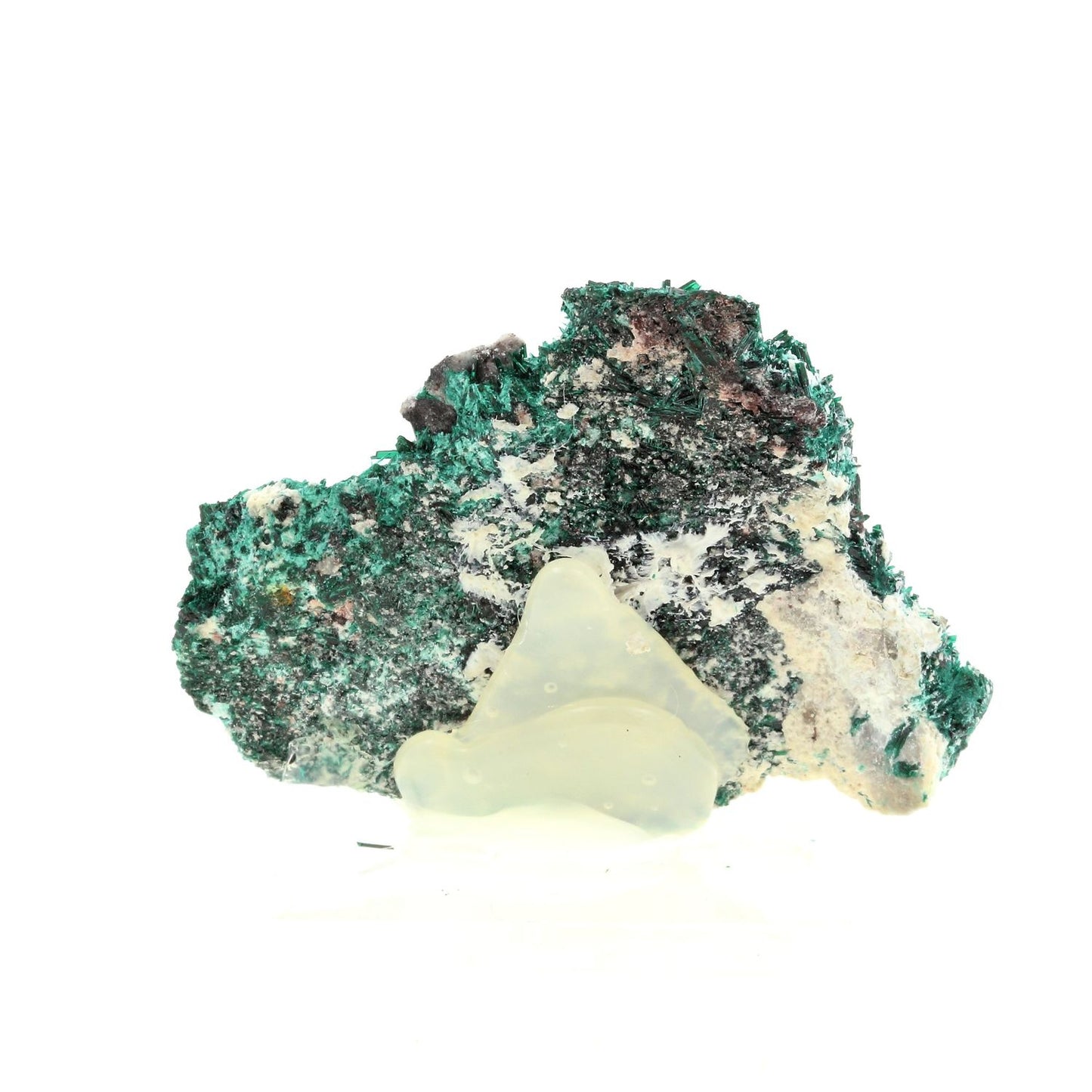 Brochantite. 492.5 carats. Milpillas Mine, Sonora, Mexique