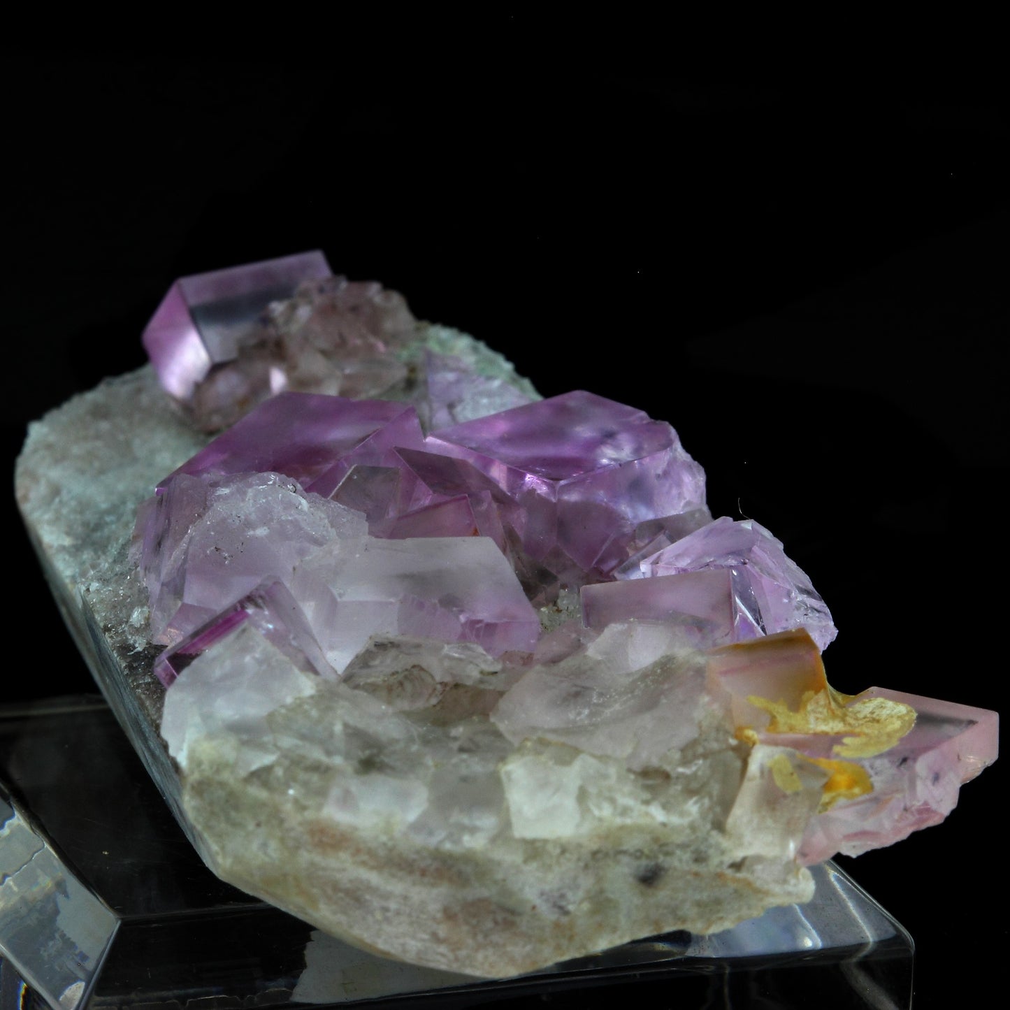 Fluorite. 274.0 carats. Berbes, Asturias, Espagne