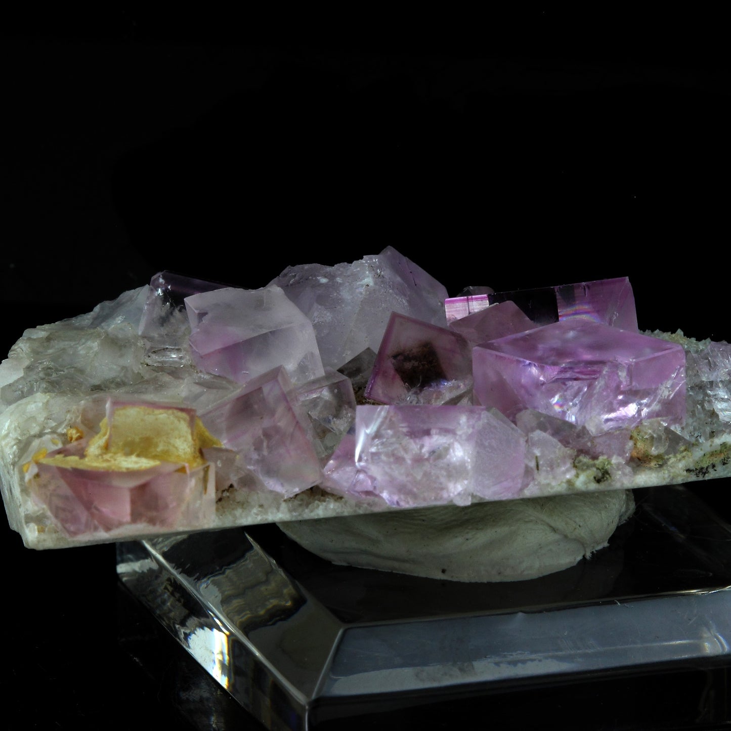 Fluorite. 274.0 carats. Berbes, Asturias, Espagne