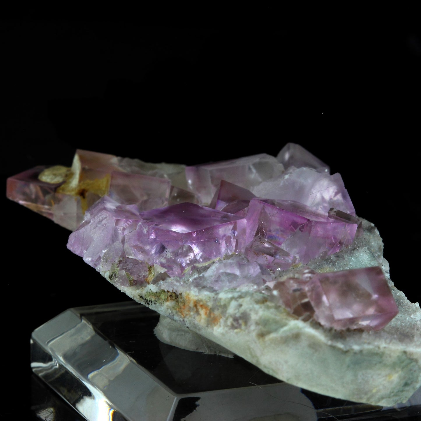 Fluorite. 274.0 carats. Berbes, Asturias, Espagne