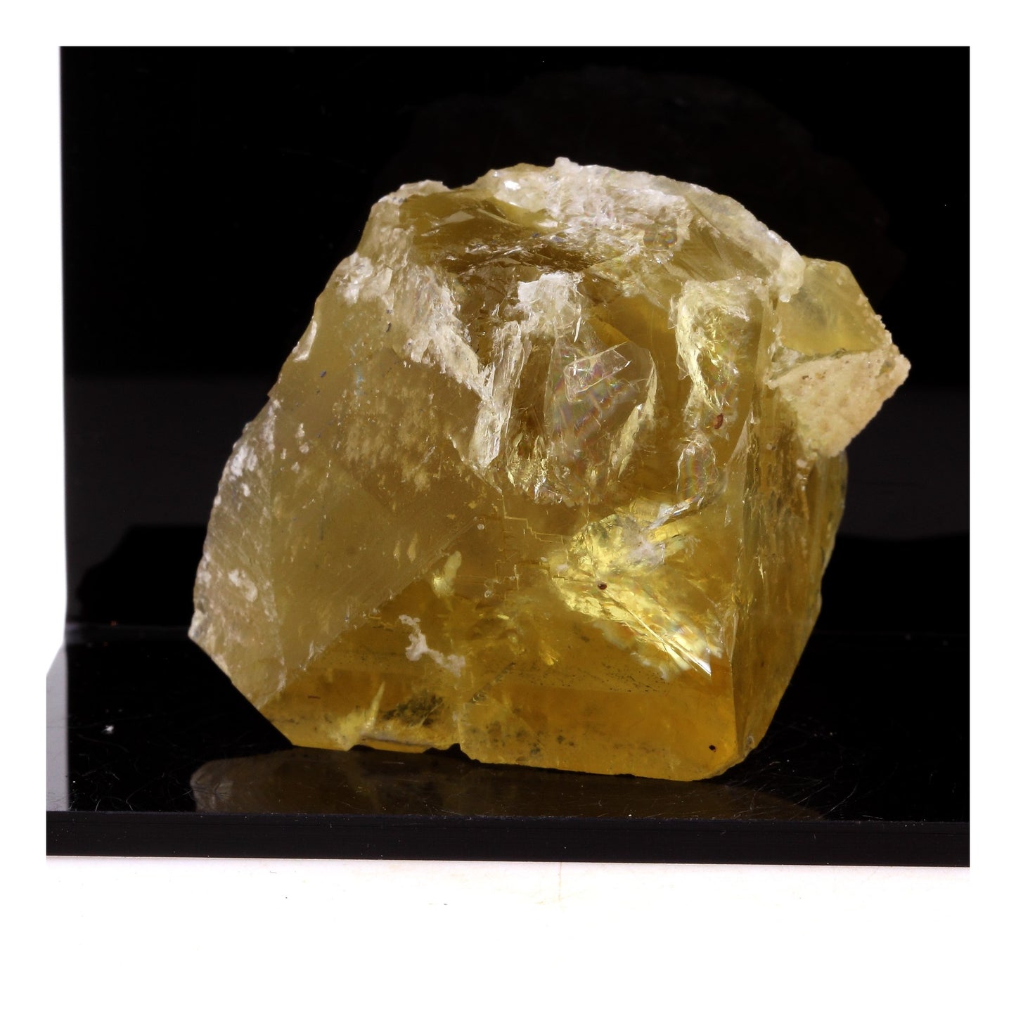 Fluorite. 792.5 carats. Peyrebrune, Tarn, France