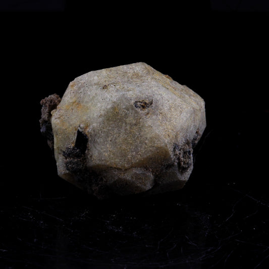 Analcime. 35.0 carats. Isle of Skye, Highland, Ecosse, UK