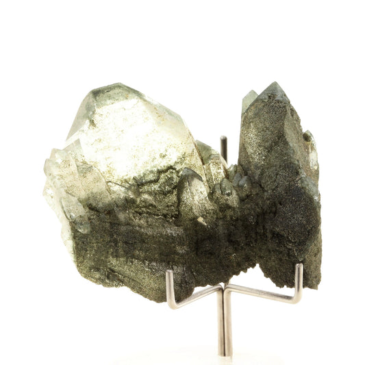 Quartz à âme (faden quartz) + Chlorite. 207.0 carats. Les Chapieux, Savoie, France