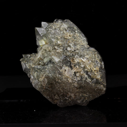 Quartz à âme (faden quartz) + Chlorite + Brookite. 237.0 carats. Les Chapieux, France