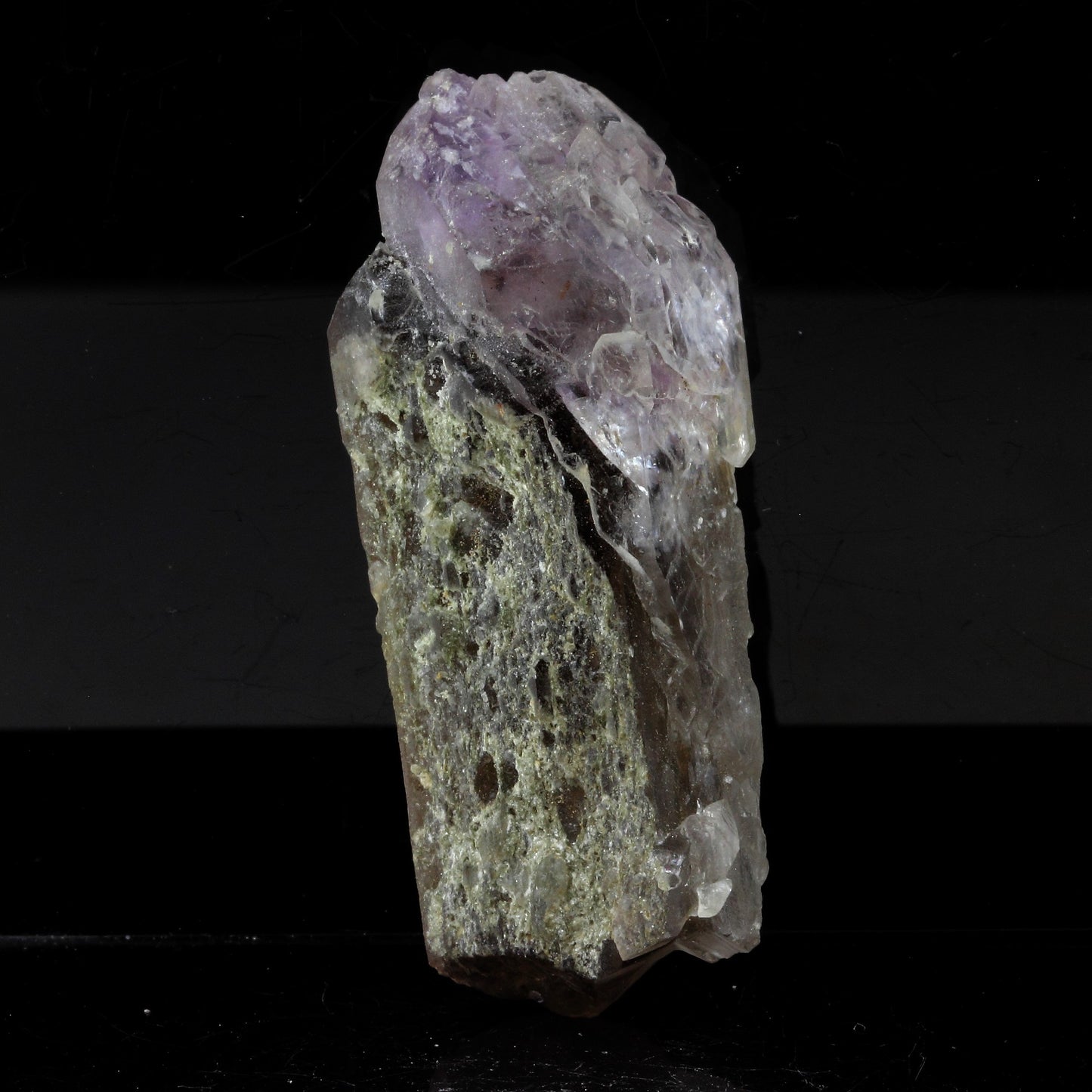 Quartz sceptre fumé Améthyste. 186.0 carats. Massif du Mont-Blanc, France