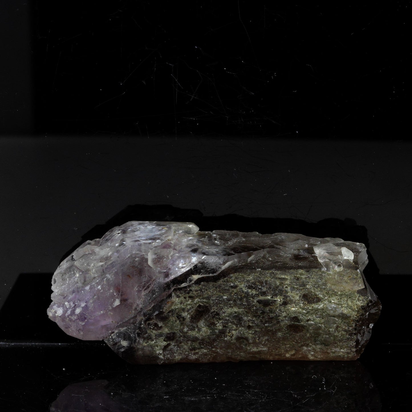 Quartz sceptre fumé Améthyste. 186.0 carats. Massif du Mont-Blanc, France