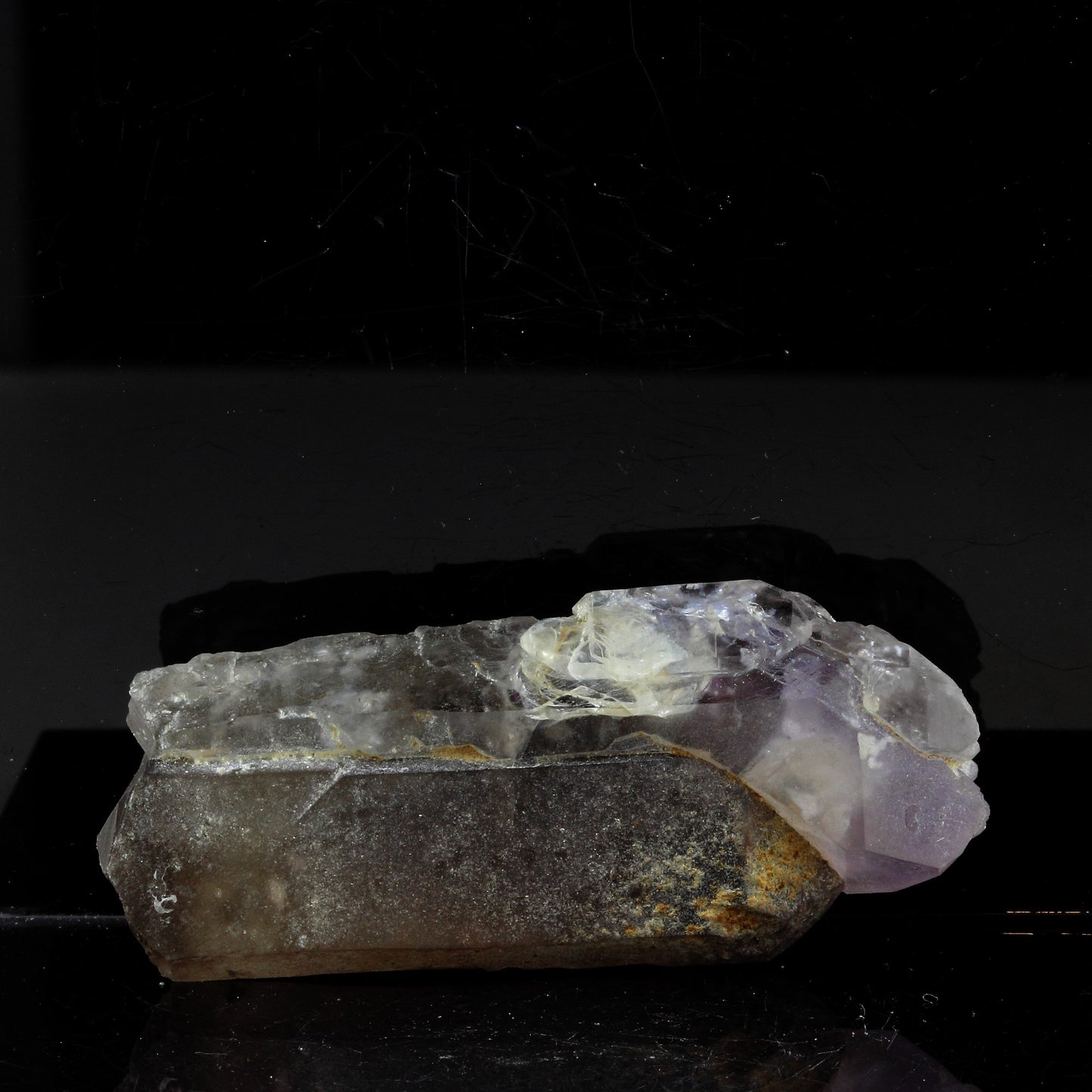 Quartz sceptre fumé Améthyste. 186.0 carats. Massif du Mont-Blanc, France