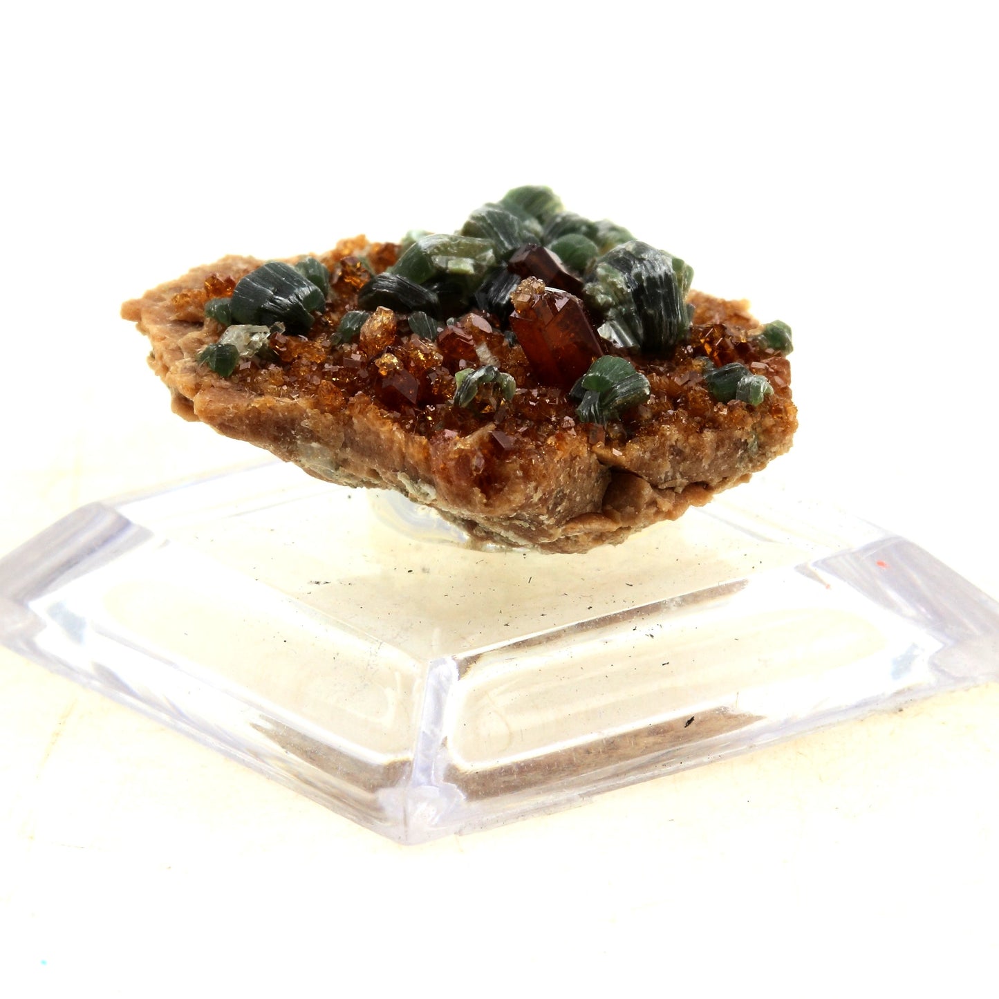 Grenat Hessonite. 48.5 carats. Val de Suza, Piedmont, Italie