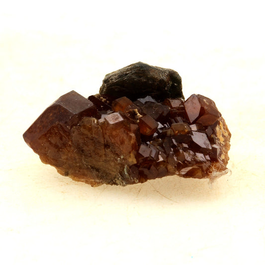 Grenat Hessonite. 15.0 carats. Val de Suza, Piedmont, Italie