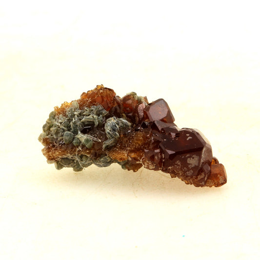 Grenat Hessonite. 10.0 carats. Val de Suza, Piedmont, Italie