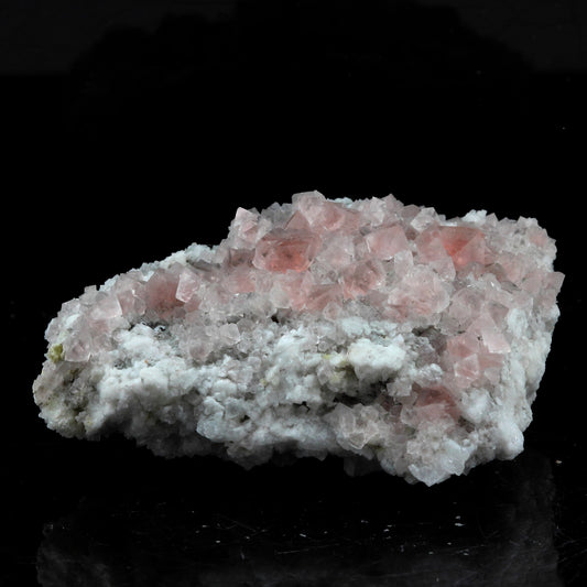 Fluorite. 48.5 carats. Massif du Mont-Blanc (Talèfre), France