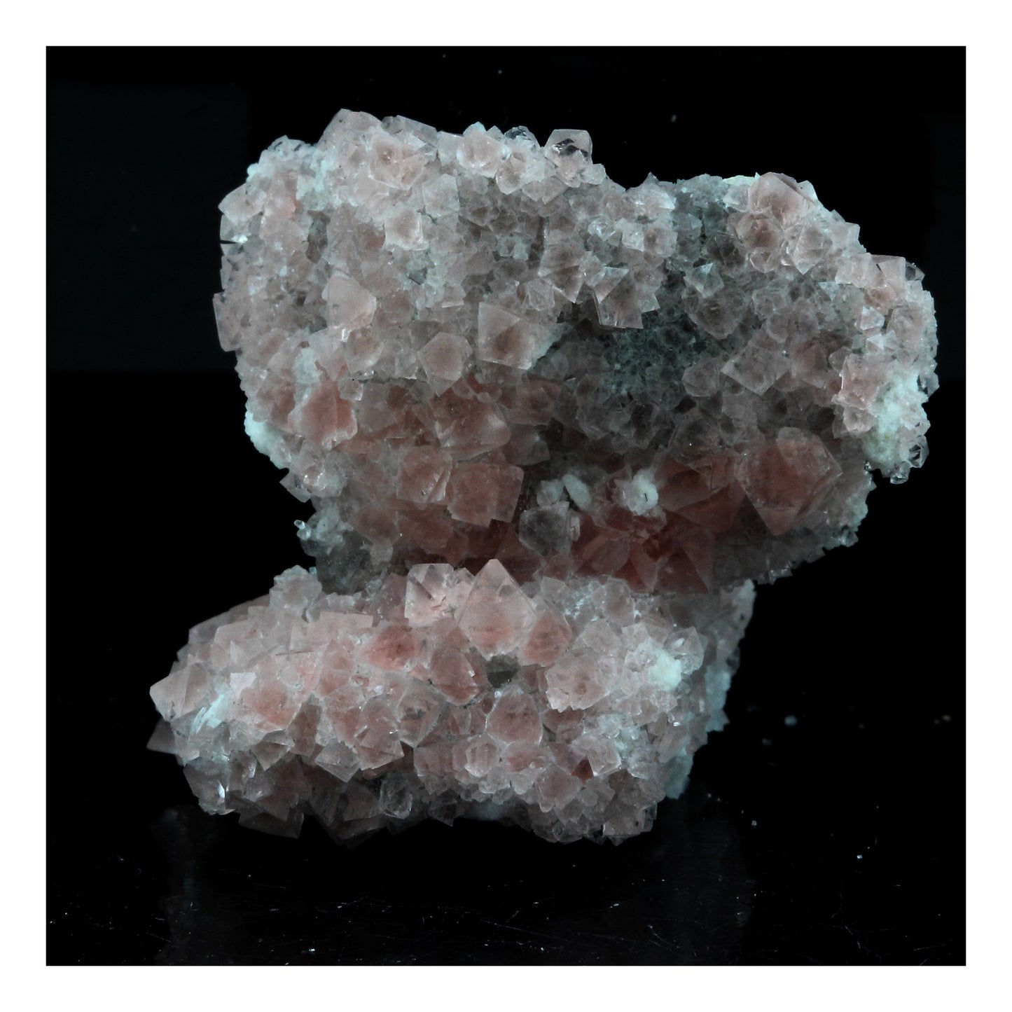 Fluorite. 84.0 carats. Massif du Mont-Blanc (Talèfre), France