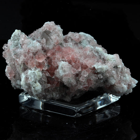 Fluorite. 132.5 carats. Massif du Mont-Blanc (Talèfre), France