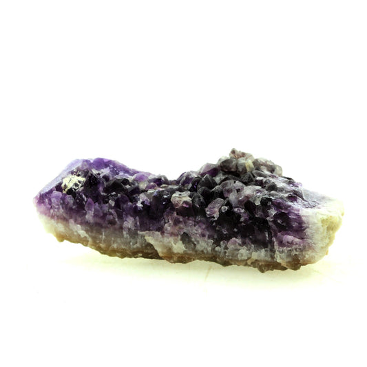 Améthyste. 84.40 carats. Cunlhat, Puy-de-Dôme, Auvergne-Rhône-Alpes, France