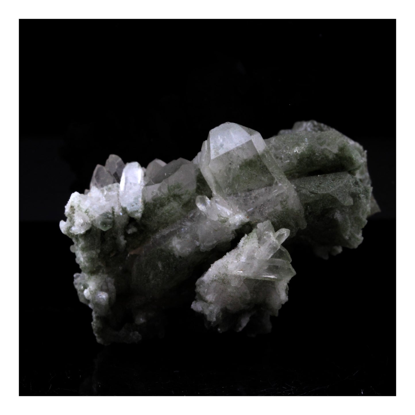 Quartz à âme + Chlorite. 188.40 carats. Orelle, Savoie, France