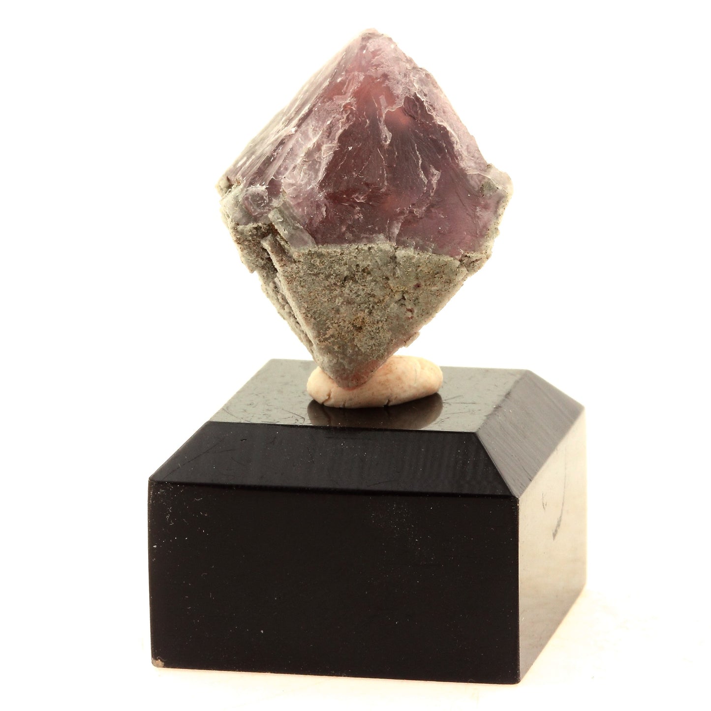 Fluorite. 74.50 carats. Massif du Mont-Blanc (Les Droites), France