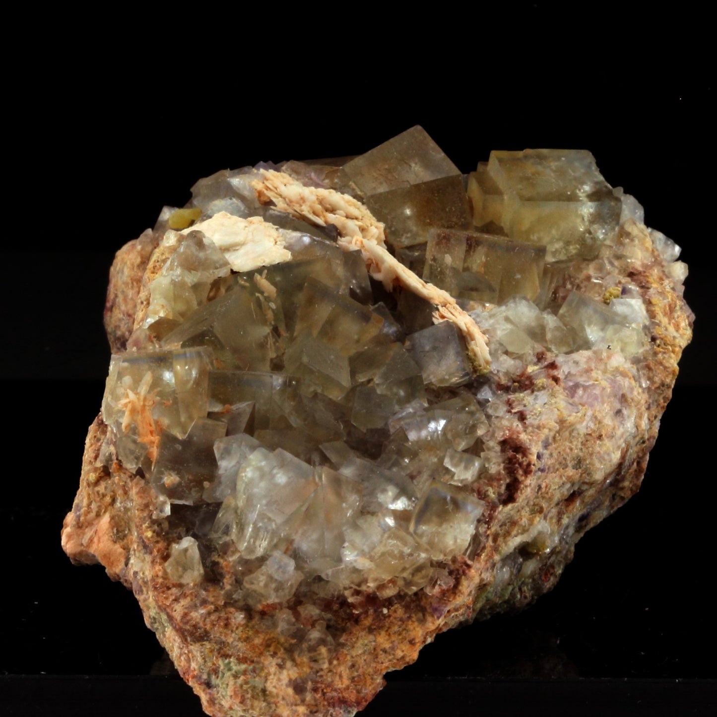 Fluorite + Baryte. 541.55 carats. Lantignié, Beaujeu, Rhône, France