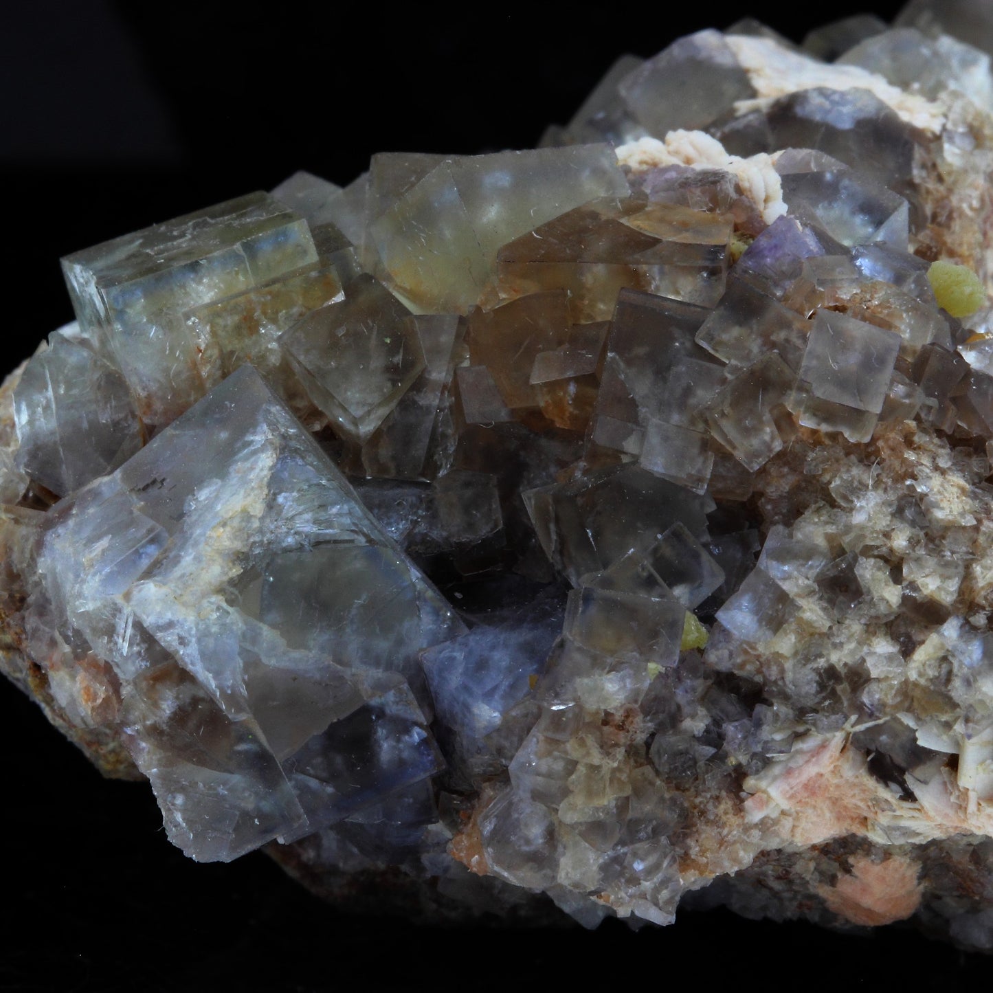 Fluorite + Baryte. 541.55 carats. Lantignié, Beaujeu, Rhône, France