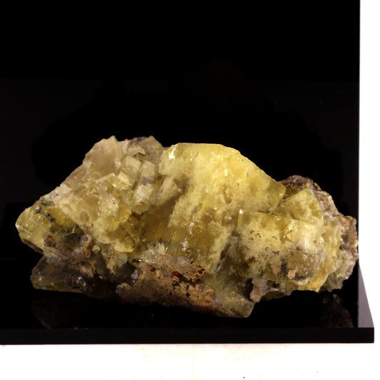 Fluorite. 980.5 carats. Arbouet, Pyrénées-Atlantiques, France