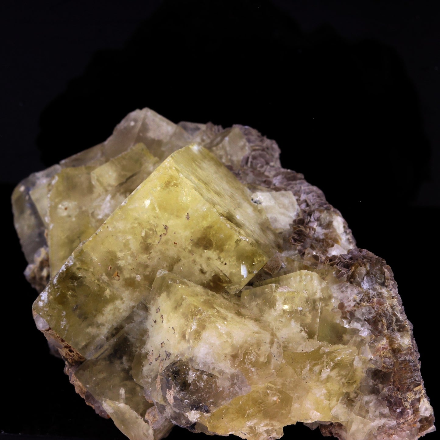 Fluorite. 980.5 carats. Arbouet, Pyrénées-Atlantiques, France