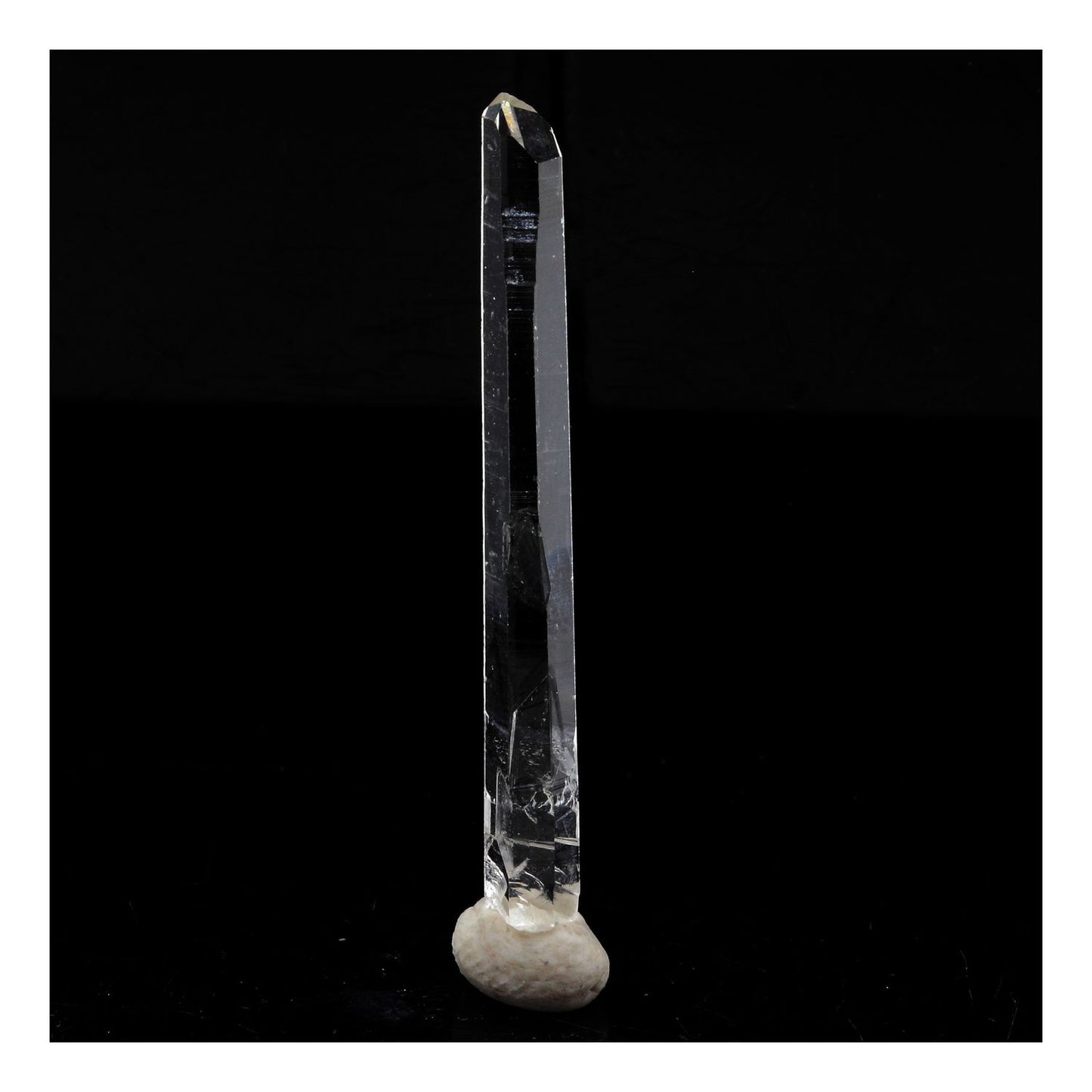 Quartz mineral. 5.52 carats La Gardette Mine, Bourg d'Oisans, Isère, France