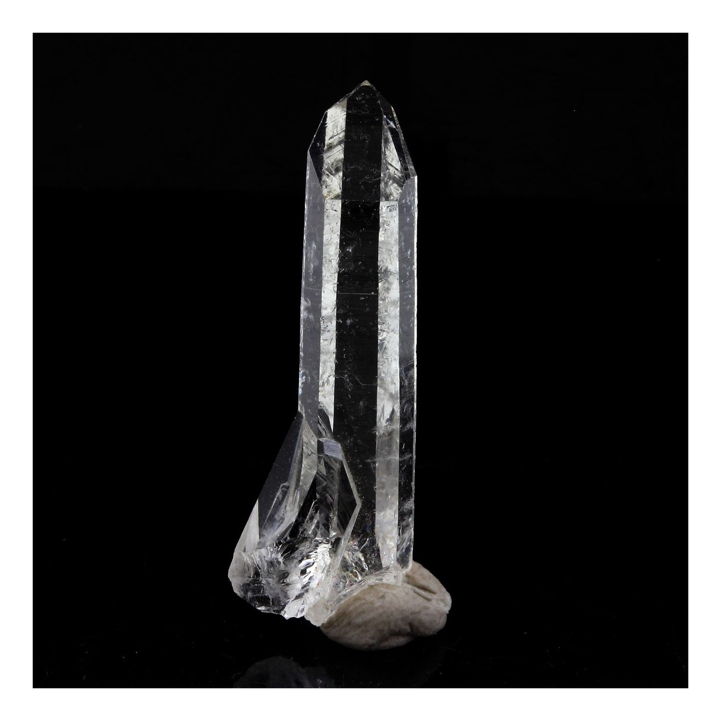 Quartz mineral. 14.41 carats La Gardette Mine, Bourg d'Oisans, Isère, France