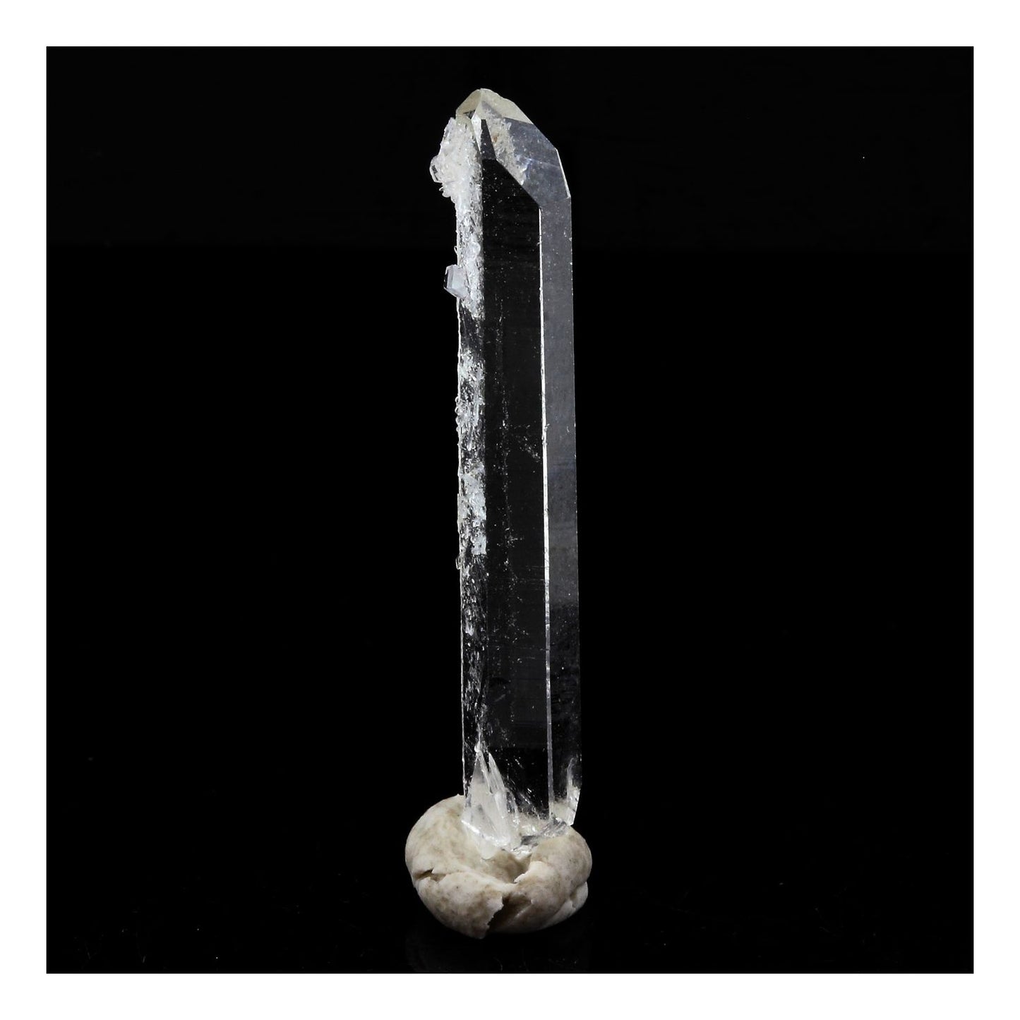 Quartz mineral. 7.43 carats. La Gardette Mine, Bourg d'Oisans, Isère, France