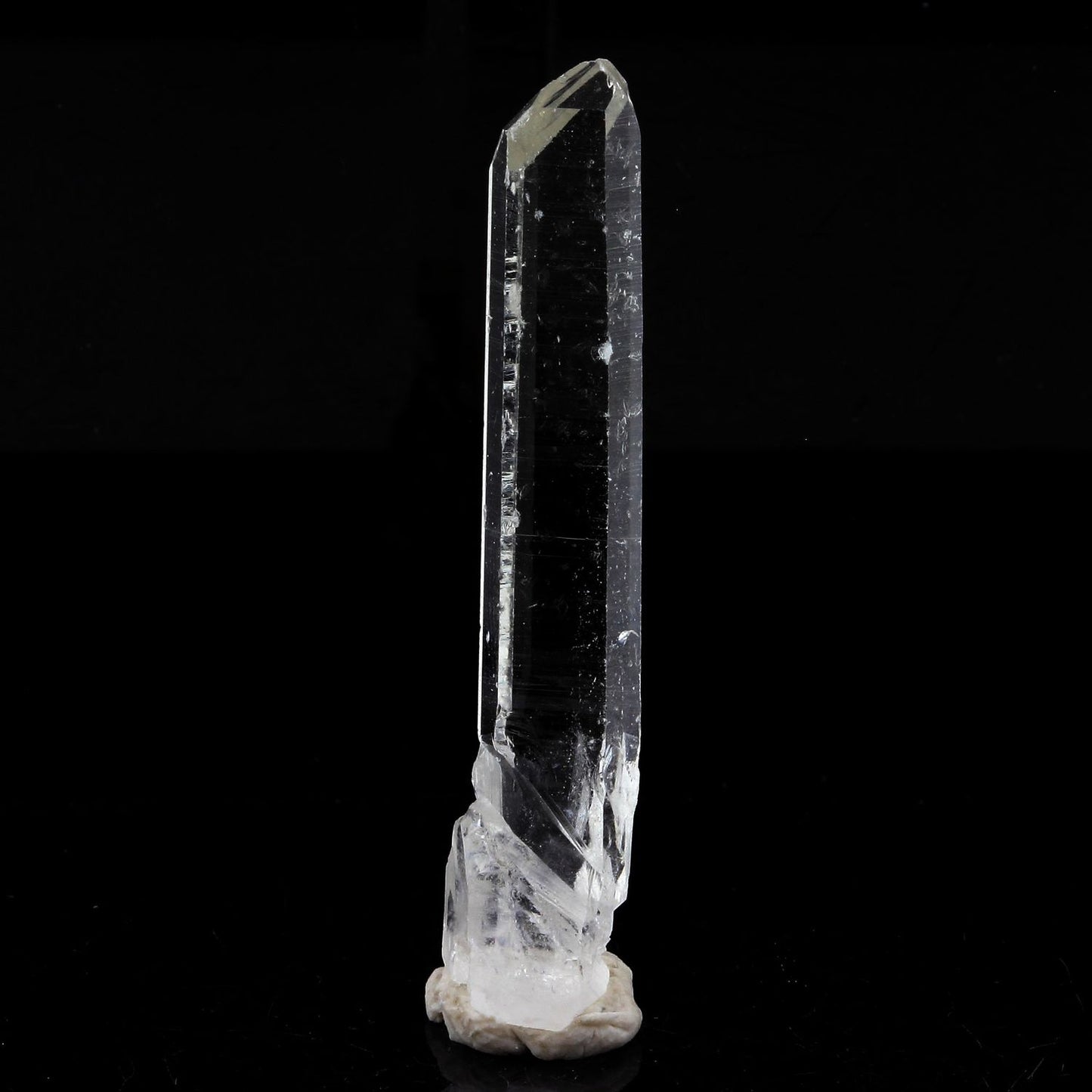 Quartz mineral. 17.75 carats. La Gardette Mine, Bourg d'Oisans, Isère, France
