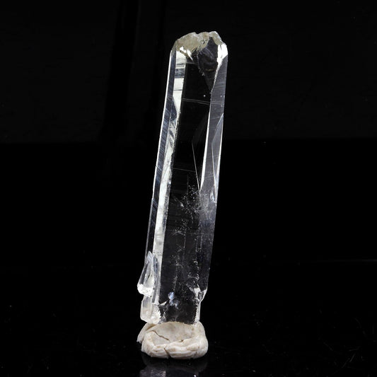 Quartz mineral. 18.92 carats. La Gardette Mine, Bourg d'Oisans, Isère, France