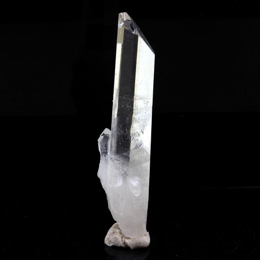 Quartz mineral. 31.19 carats. La Gardette Mine, Bourg d'Oisans, Isère, France