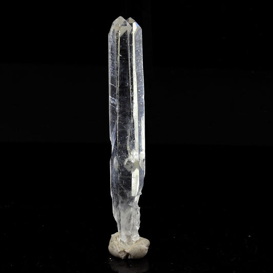 Quartz mineral. 22.33 carats. La Gardette Mine, Bourg d'Oisans, Isère, France