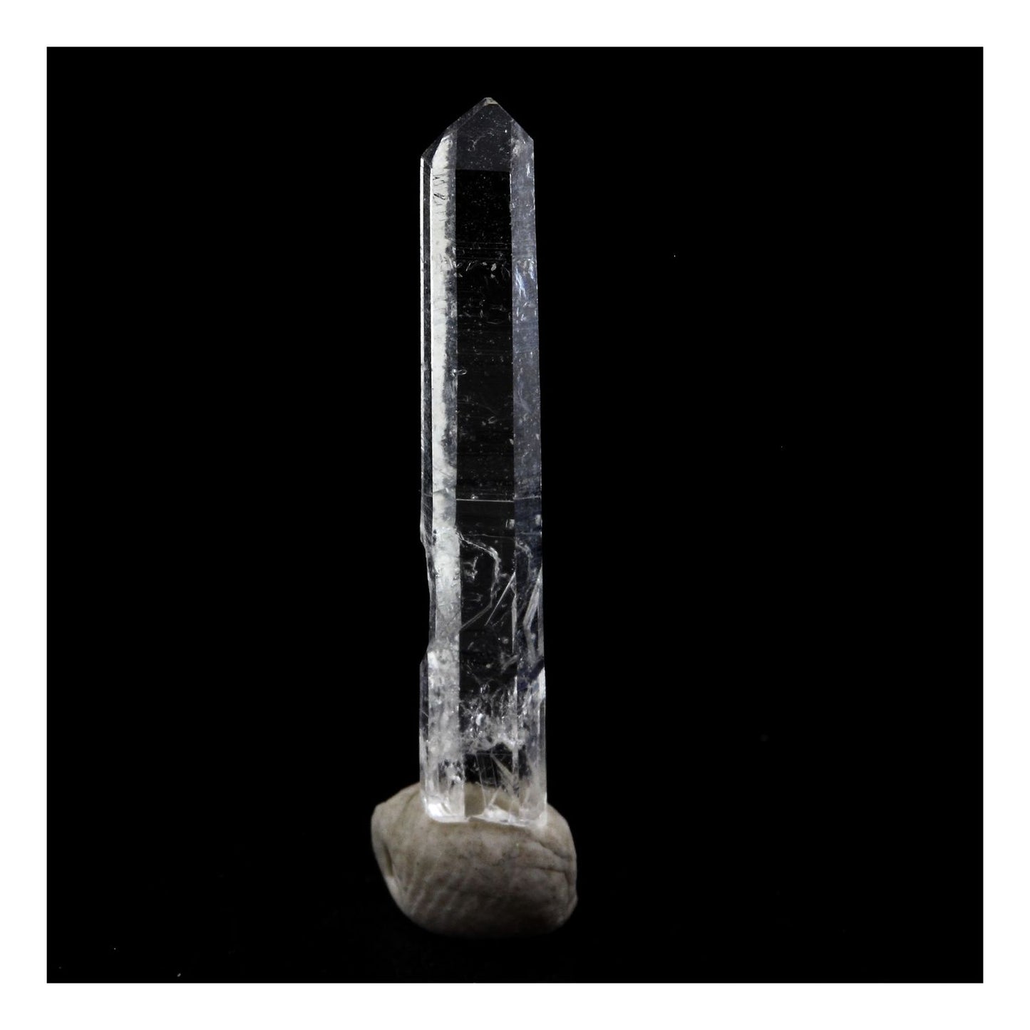 Quartz mineral. 3.27 carats. La Gardette Mine, Bourg d'Oisans, Isère, France