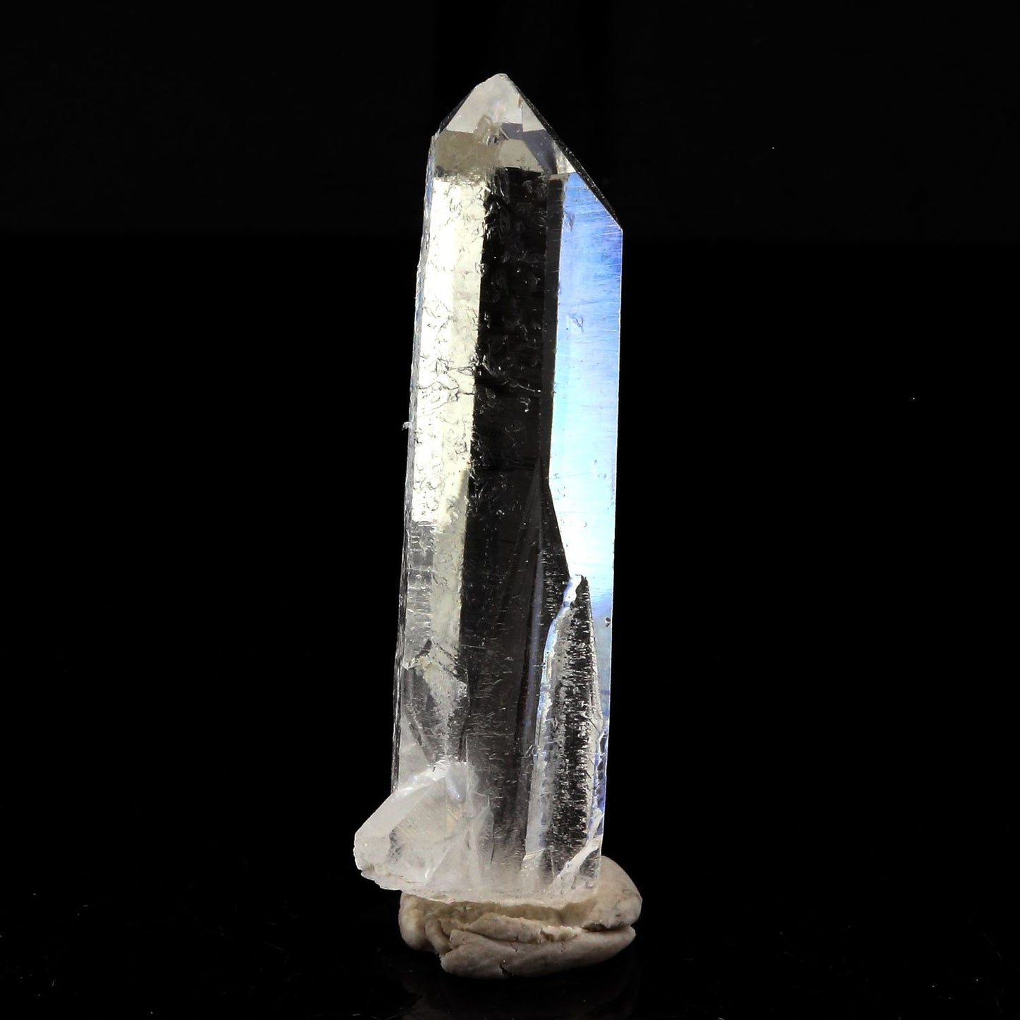 Quartz mineral. 18.62 carats. La Gardette Mine, Bourg d'Oisans, Isère, France