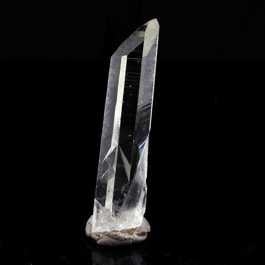 Quartz mineral. 15.95 carats. La Gardette Mine, Bourg d'Oisans, Isère, France