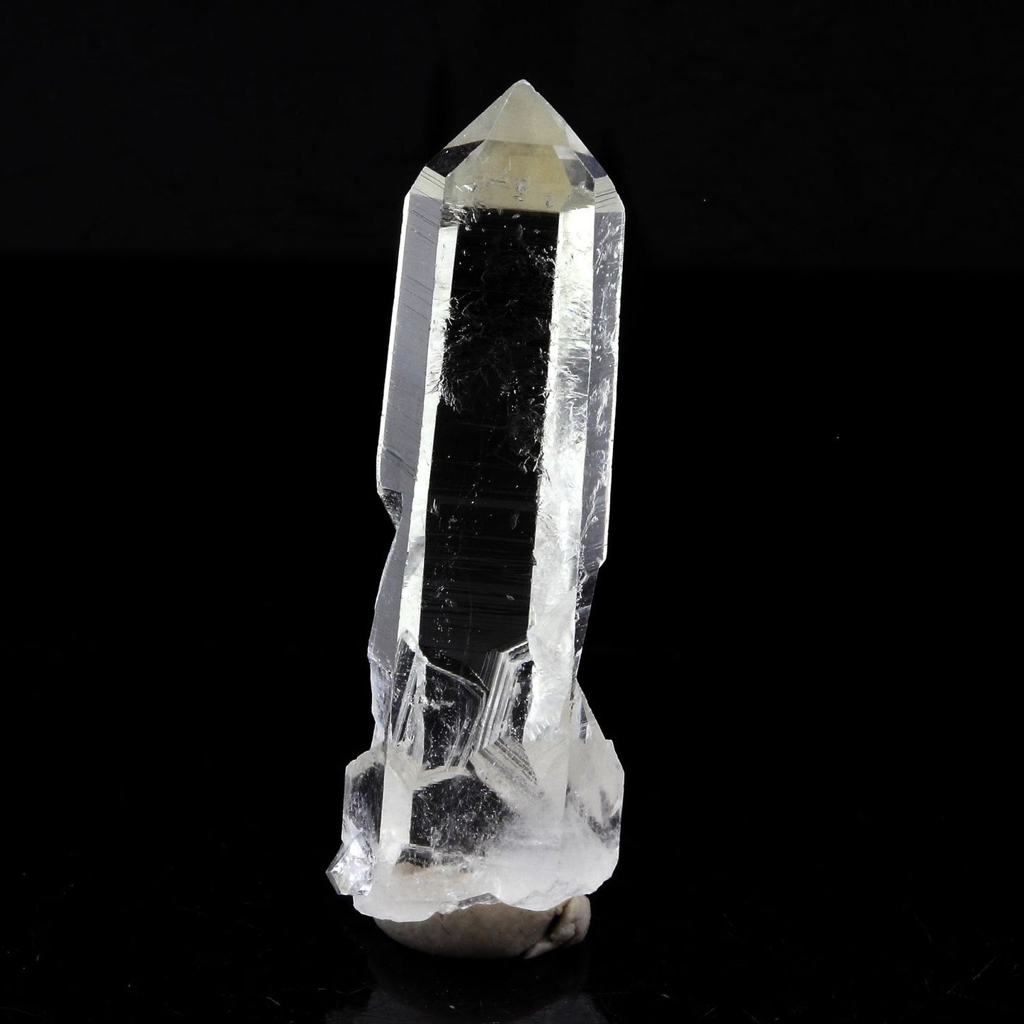 Quartz mineral. 23.55 carats. La Gardette Mine, Bourg d'Oisans, Isère, France