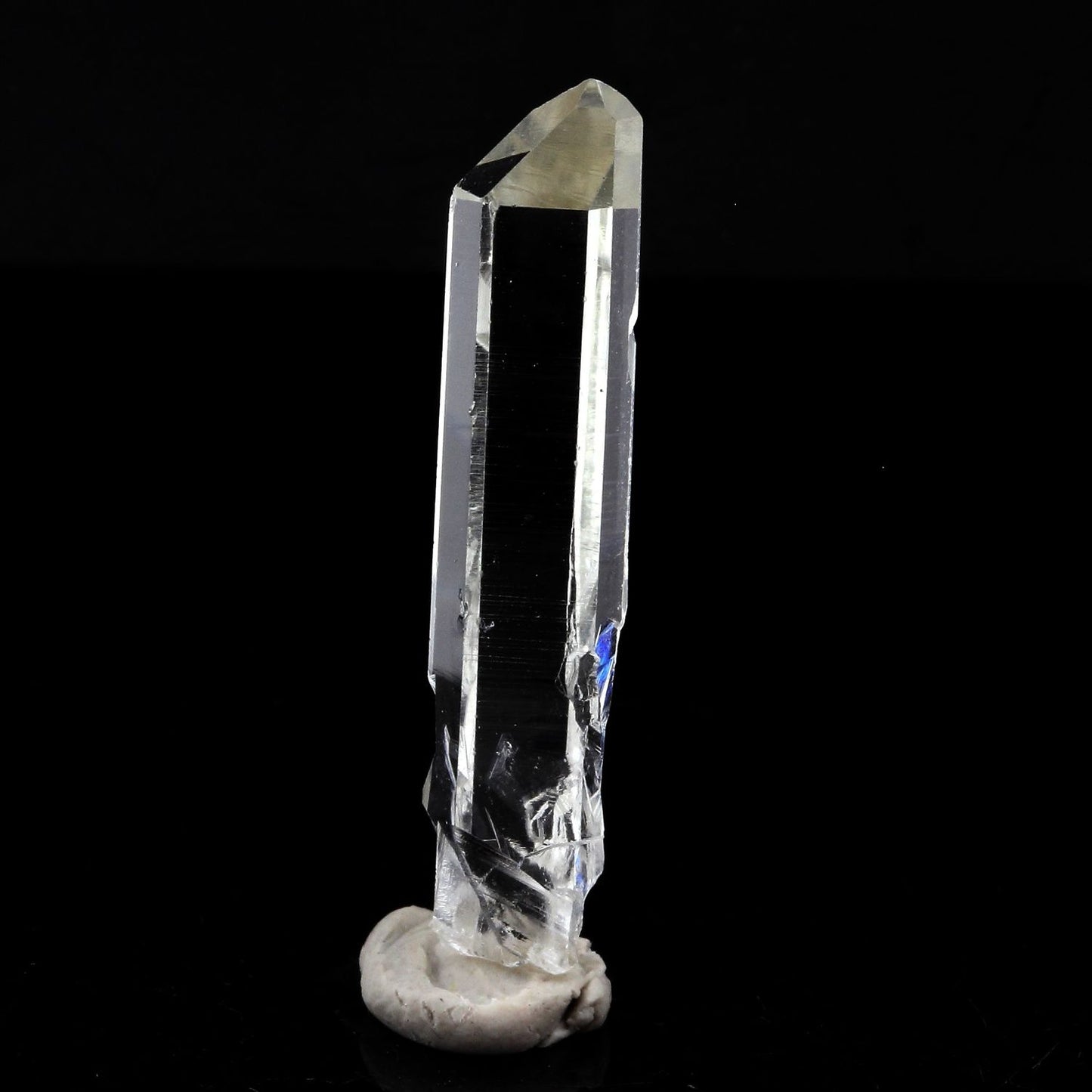 Quartz mineral. 12.17 carats. La Gardette Mine, Bourg d'Oisans, Isère, France