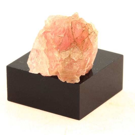 Fluorite mineral. 22.78 carats. Massif du Mont-Blanc, (Aiguille Verte), Chamonix, Haute-Savoie, Auvergne-Rhône-Alpes, France