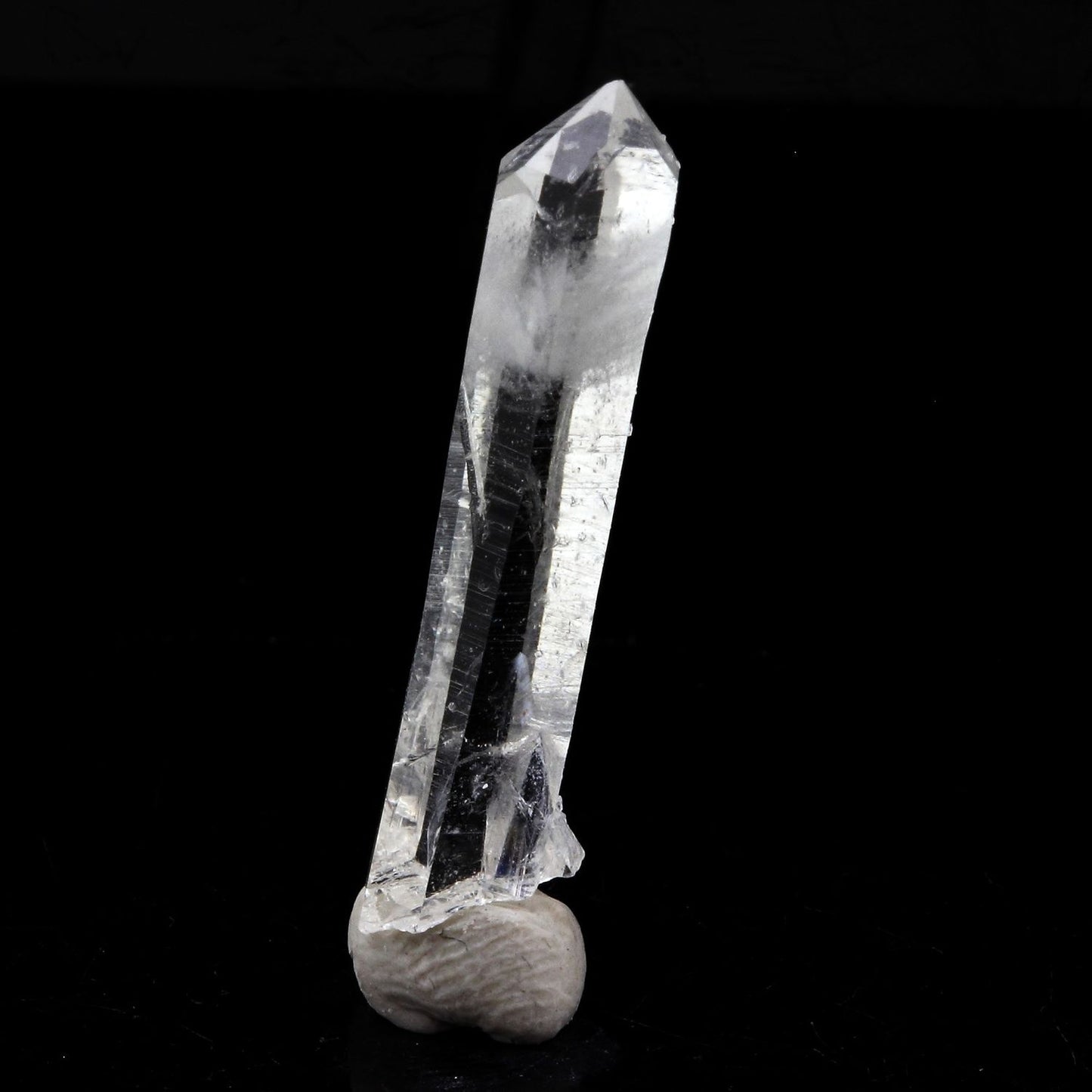 Quartz mineral. 7.92 carats. La Gardette Mine, Bourg d'Oisans, Isère, France
