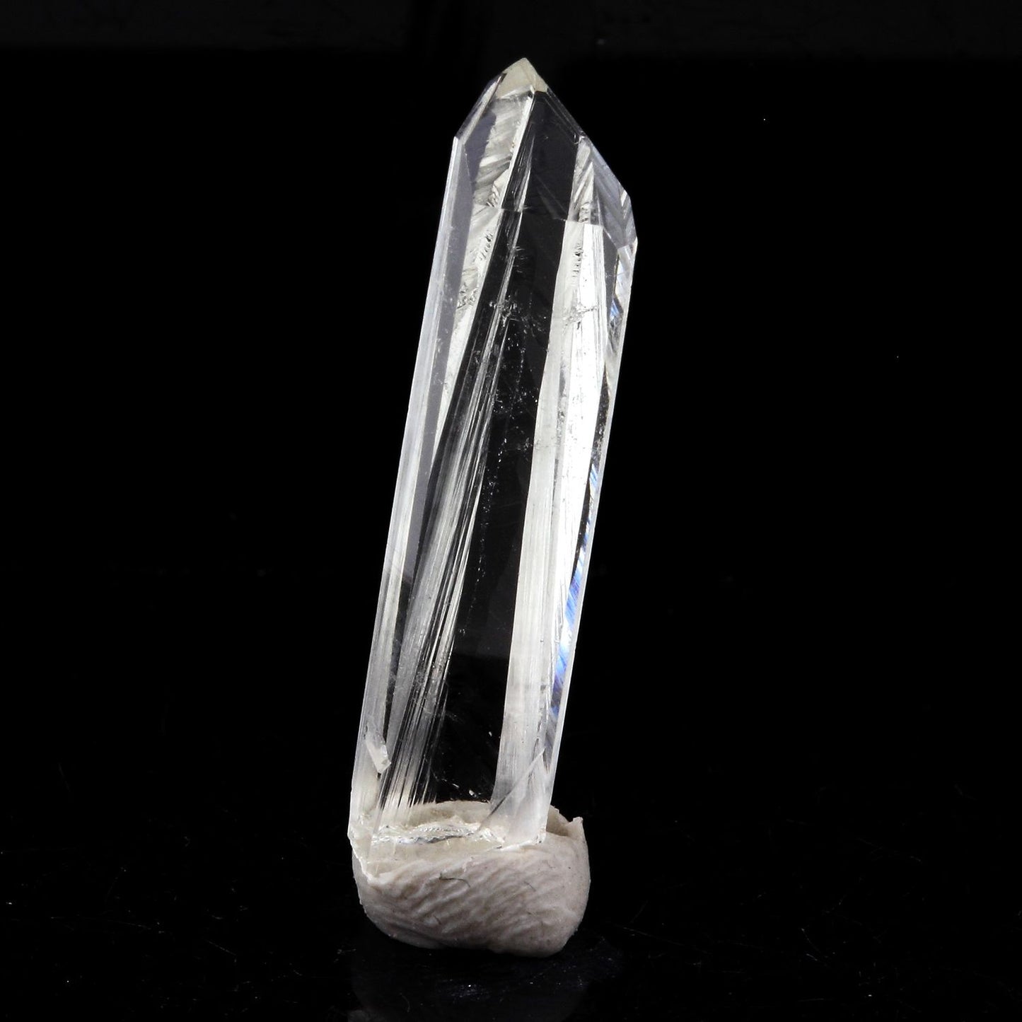 Quartz mineral. 8.42 carats. La Gardette Mine, Bourg d'Oisans, Isère, France