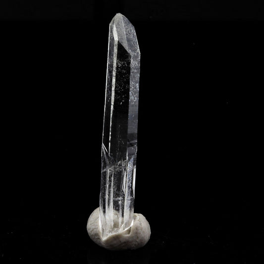 Quartz mineral. 5.54 carats. La Gardette Mine, Bourg d'Oisans, Isère, France
