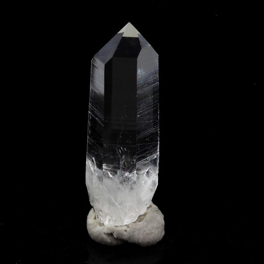 Quartz mineral. 12.12 carats. La Gardette Mine, Bourg d'Oisans, Isère, France