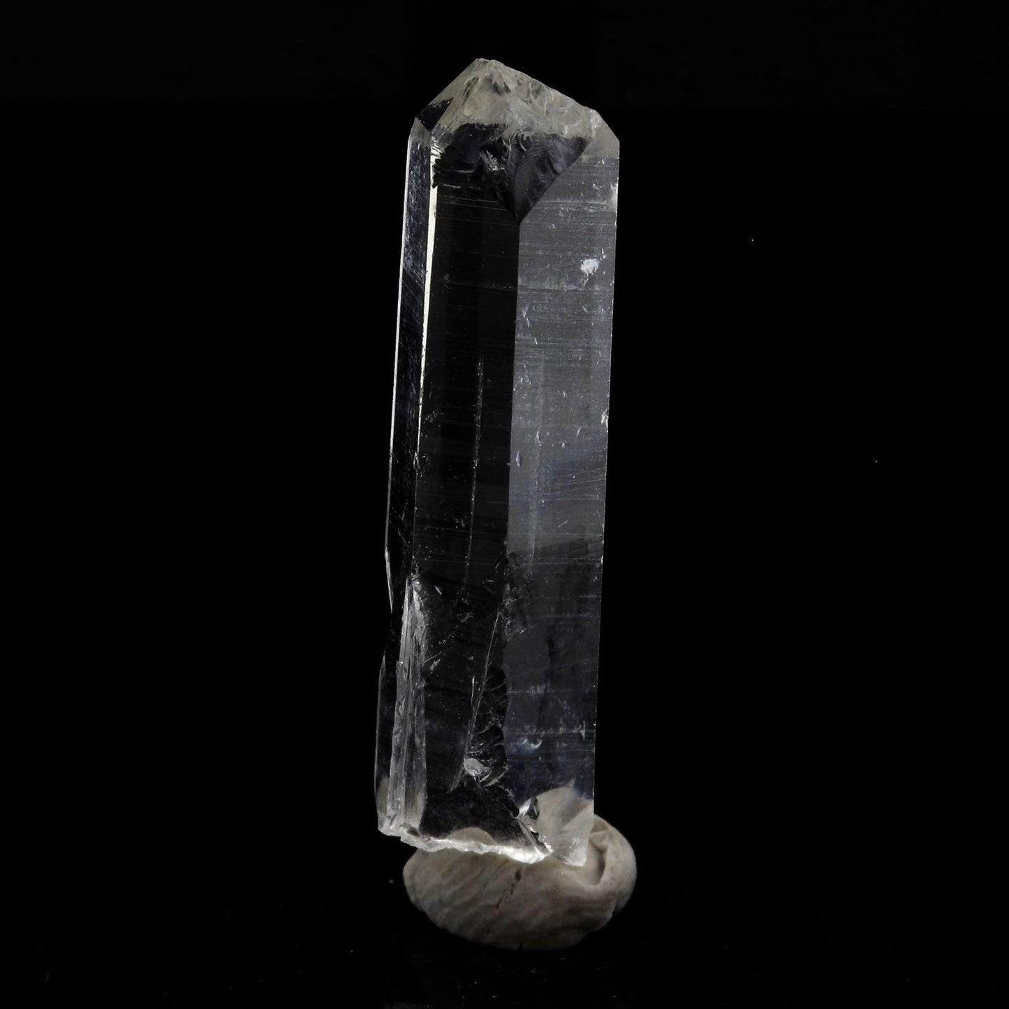 Quartz mineral. 12.77 carats. La Gardette Mine, Bourg d'Oisans, Isère, France