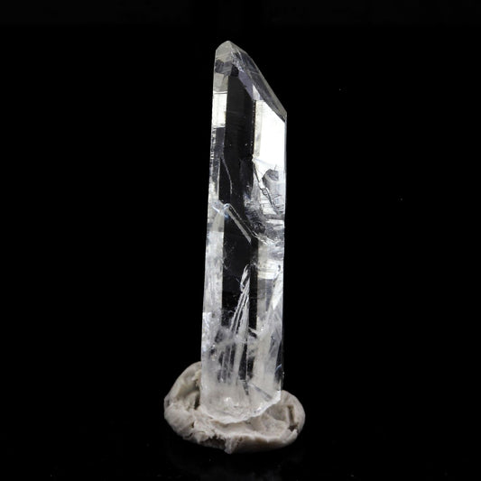 Quartz mineral. 9.45 carats. La Gardette Mine, Bourg d'Oisans, Isère, France