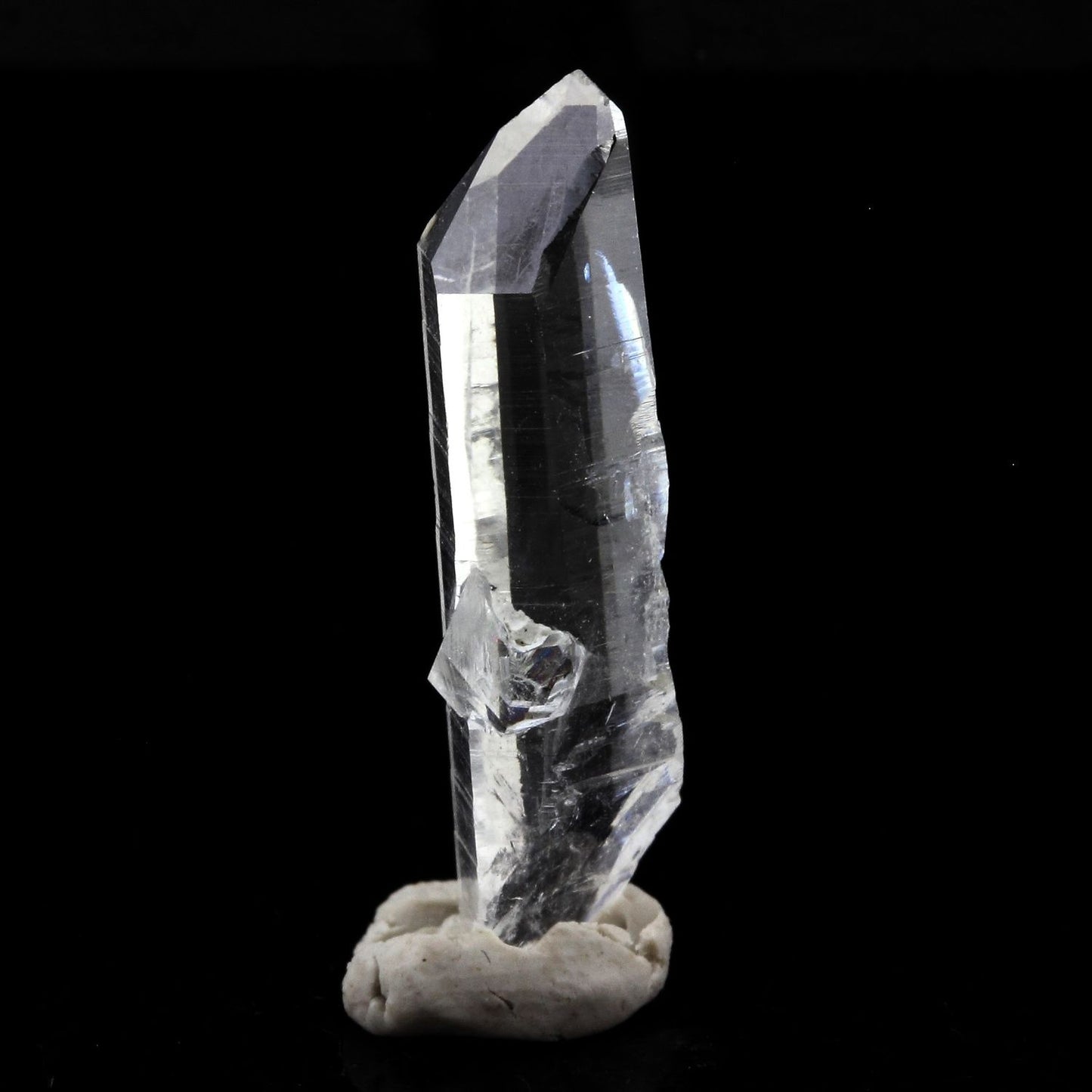 Quartz mineral. 12.84 carats. La Gardette Mine, Bourg d'Oisans, Isère, France