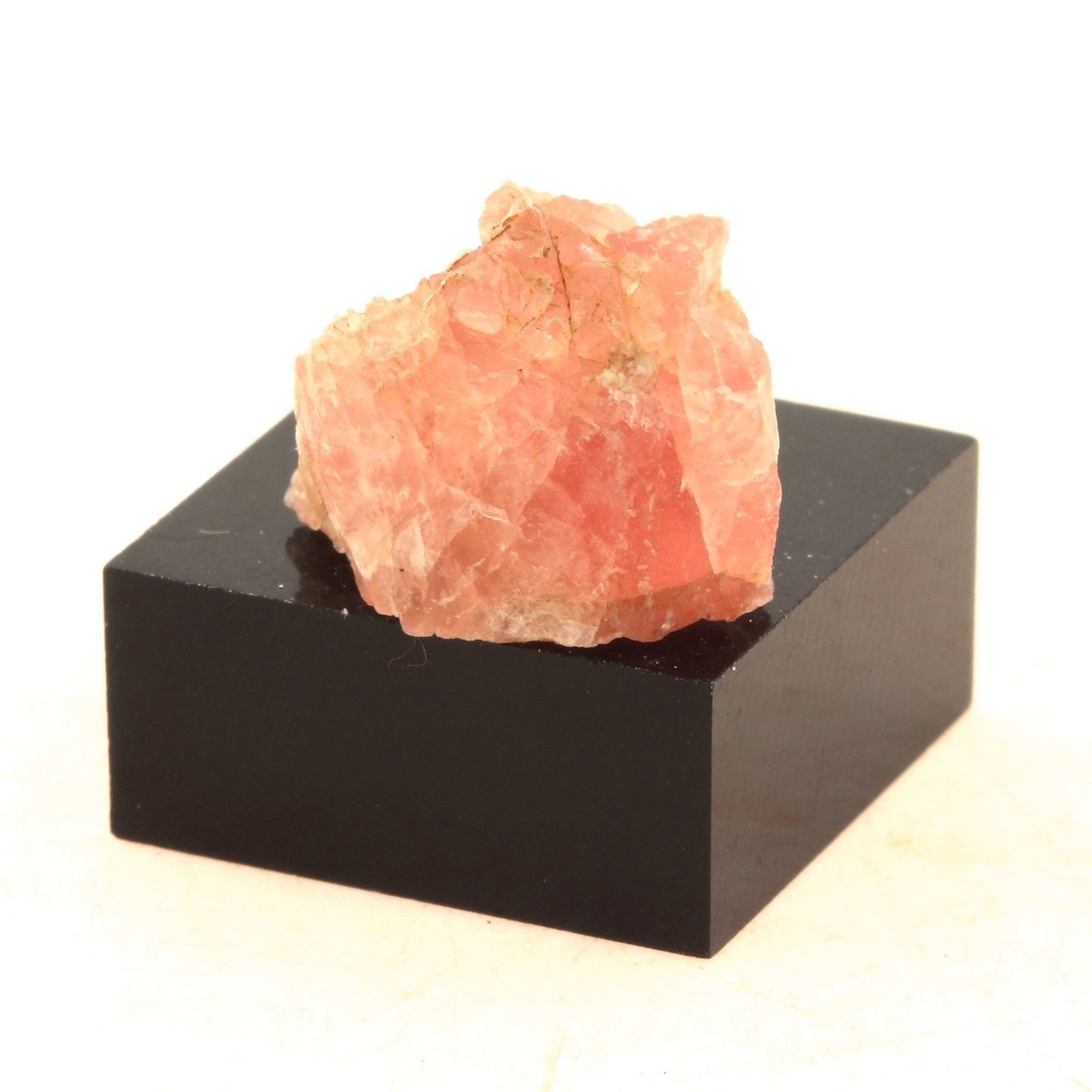 Fluorite mineral. 13.44 carats. Massif du Mont-Blanc, (Aiguille Verte), Chamonix, Haute-Savoie, Auvergne-Rhône-Alpes, France